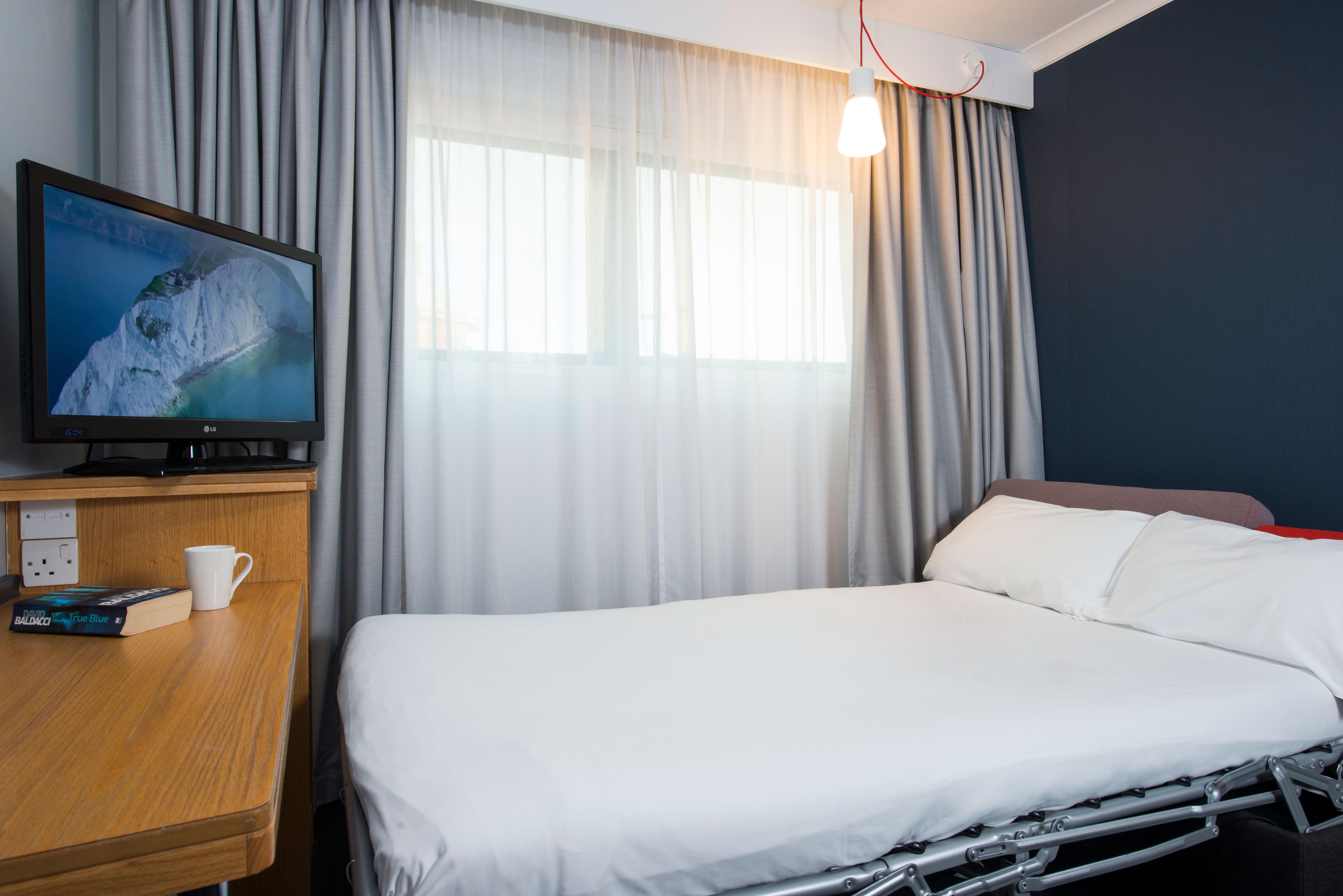 Holiday Inn Express Stoke-On-Trent By Ihg Exterior photo