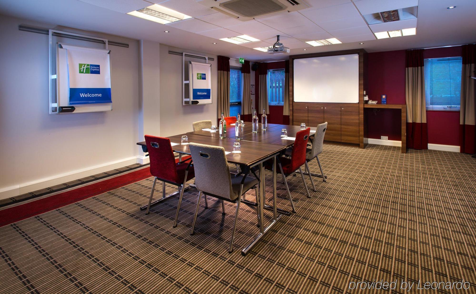 Holiday Inn Express Stoke-On-Trent By Ihg Exterior photo
