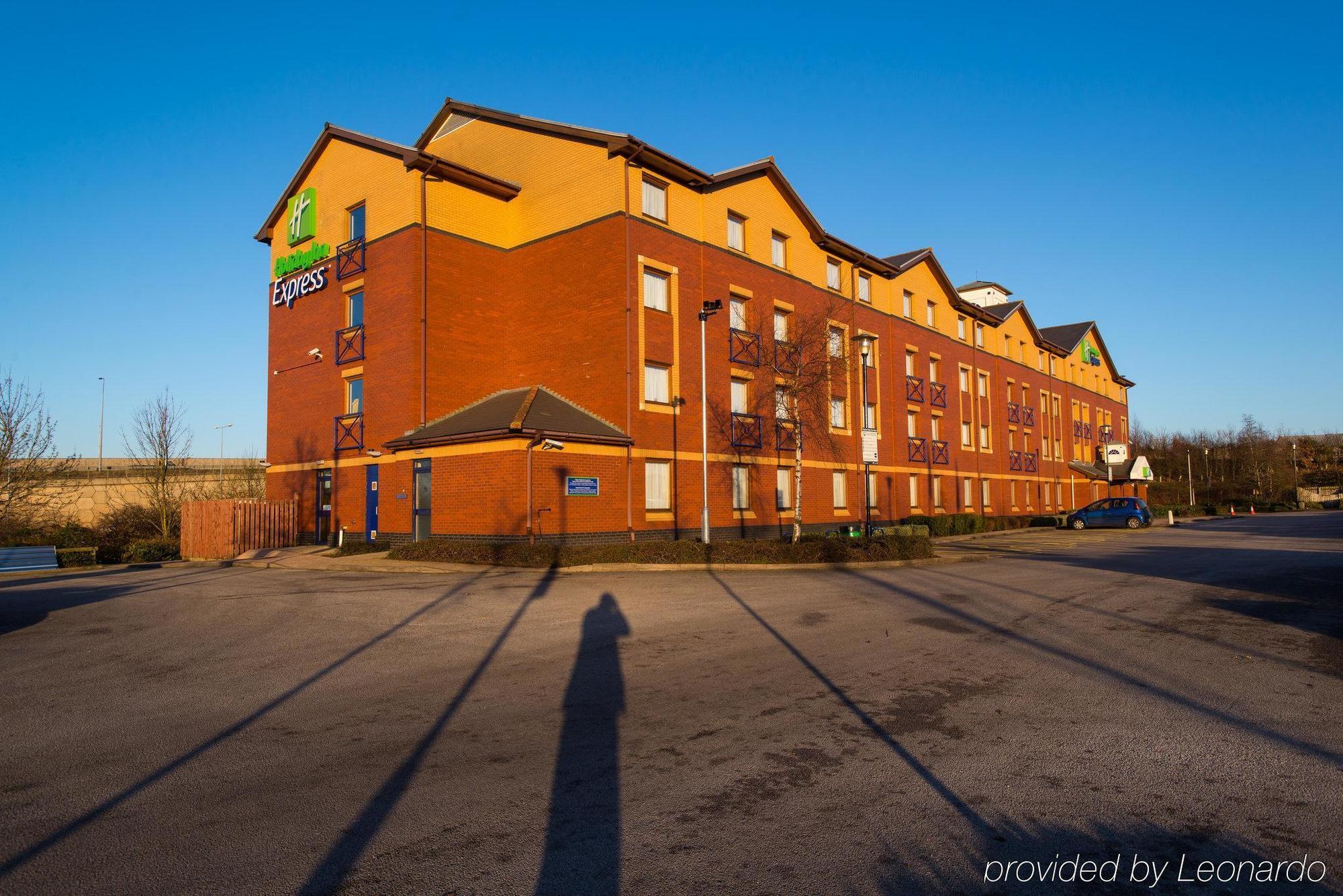 Holiday Inn Express Stoke-On-Trent By Ihg Exterior photo