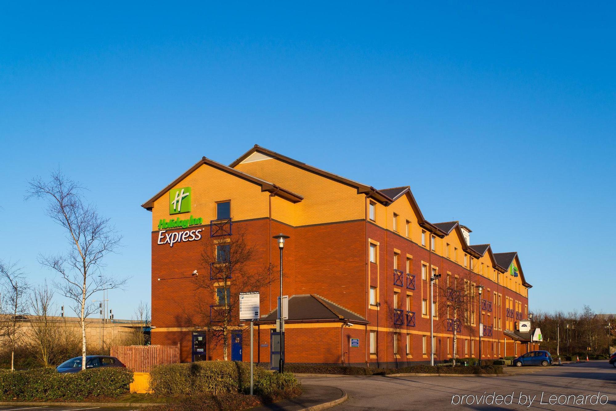 Holiday Inn Express Stoke-On-Trent By Ihg Exterior photo