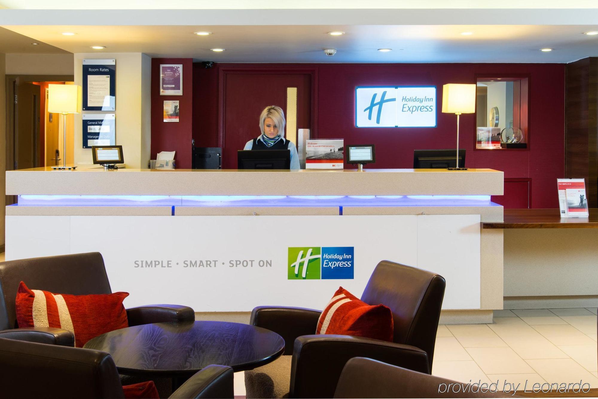 Holiday Inn Express Stoke-On-Trent By Ihg Exterior photo