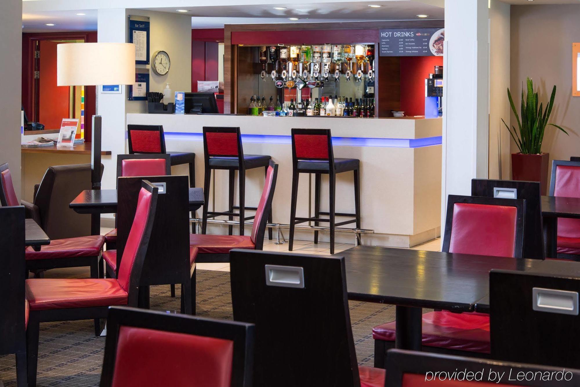 Holiday Inn Express Stoke-On-Trent By Ihg Exterior photo