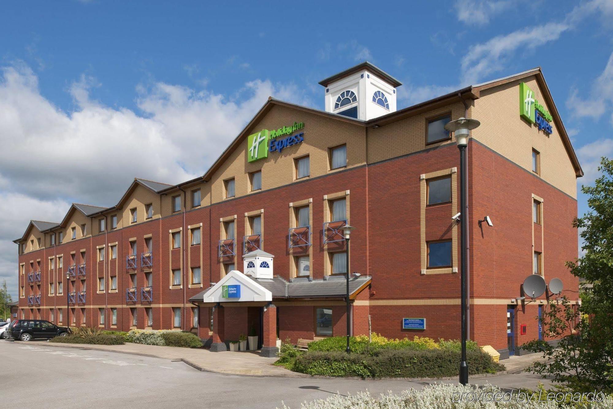 Holiday Inn Express Stoke-On-Trent By Ihg Exterior photo
